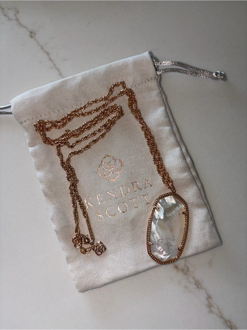Kendra Scott Reid mother of pearl pendant rose gold adjustable Necklace new!